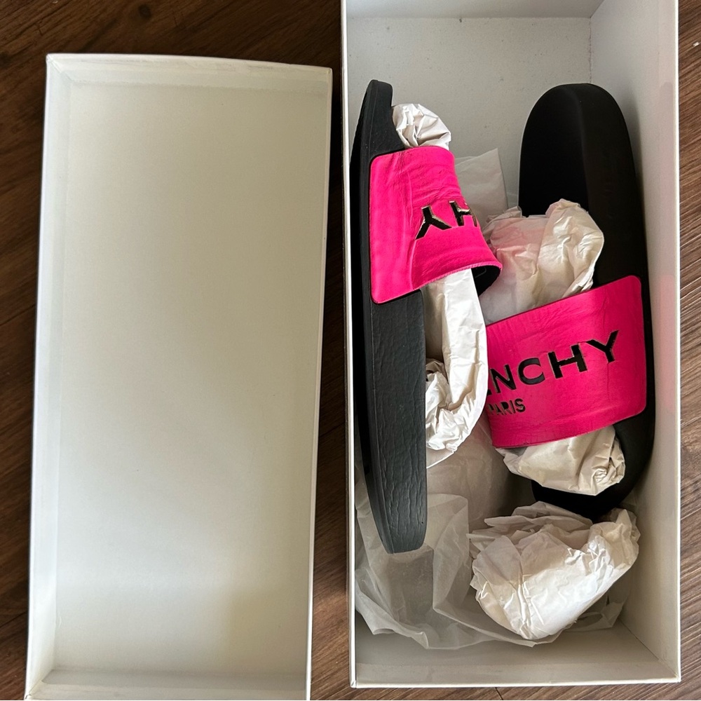 Givenchy slide flat sandals in rubber